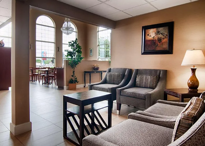Western Airport 3* Moline