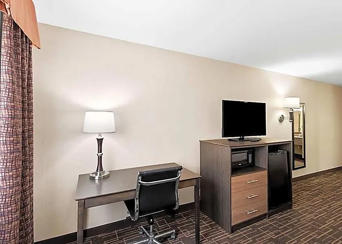 Western Airport 3*