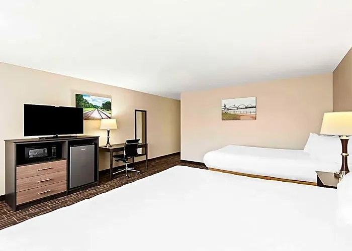 Western Airport 3*
